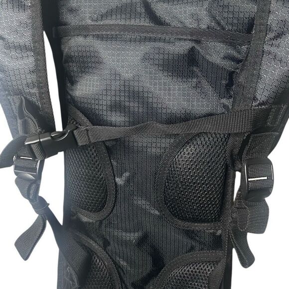 Zefal Hydration Backpack Hiking Outdoor Black Green Adjustable No Bladder NWOT - Picture 2 of 5